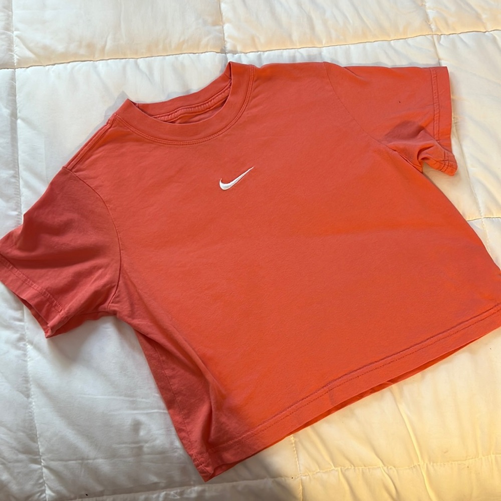 Nike Tee Loose Fit Cropped Boxy Tee